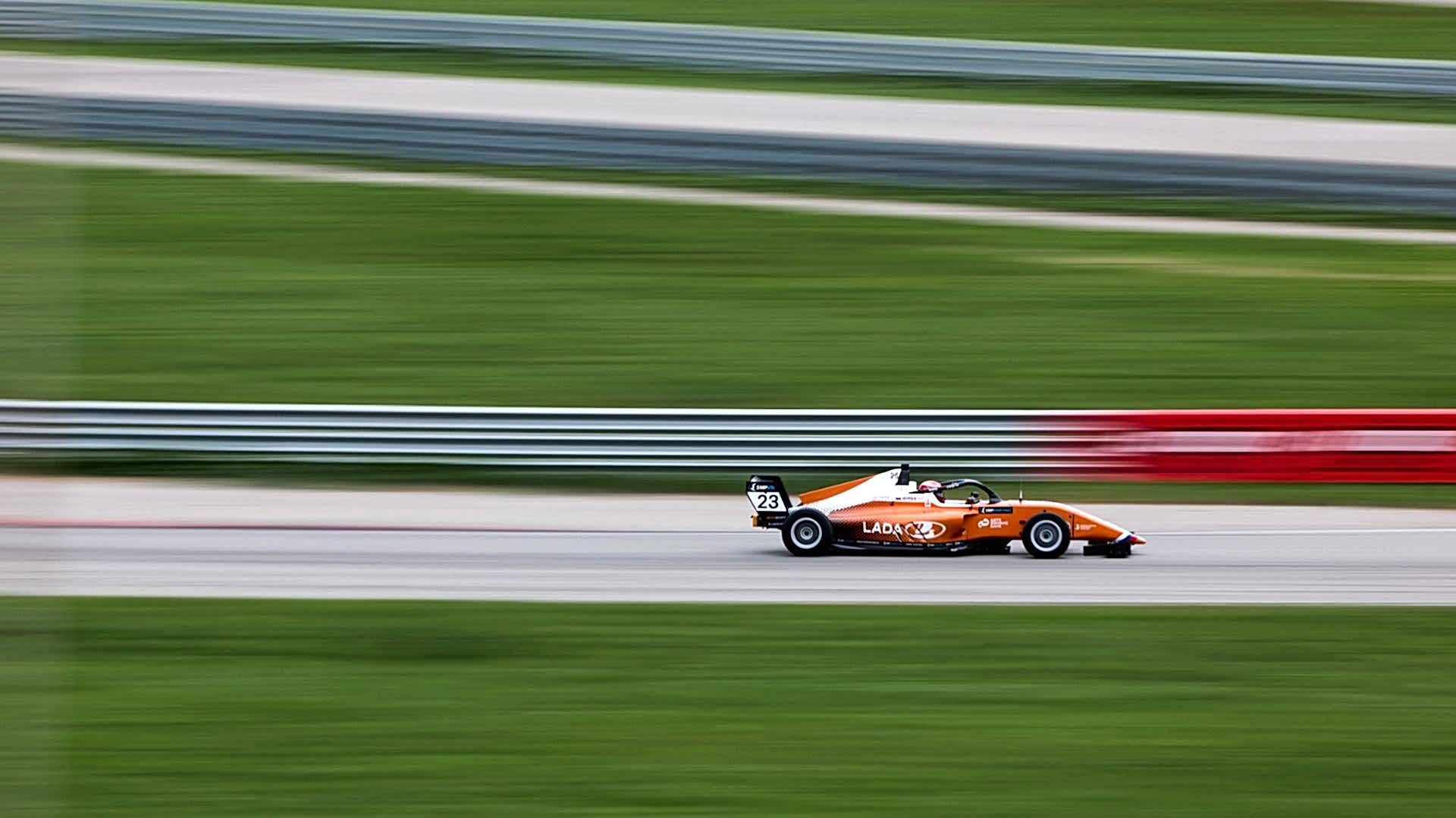 Lada - Передвигайся с комфортом